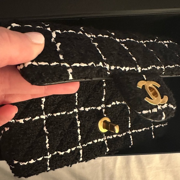 Authentic Chanel Mini Pearl Crush Flap Bag in Tweed & Antique Gold Hardware - Picture 6 of 16
